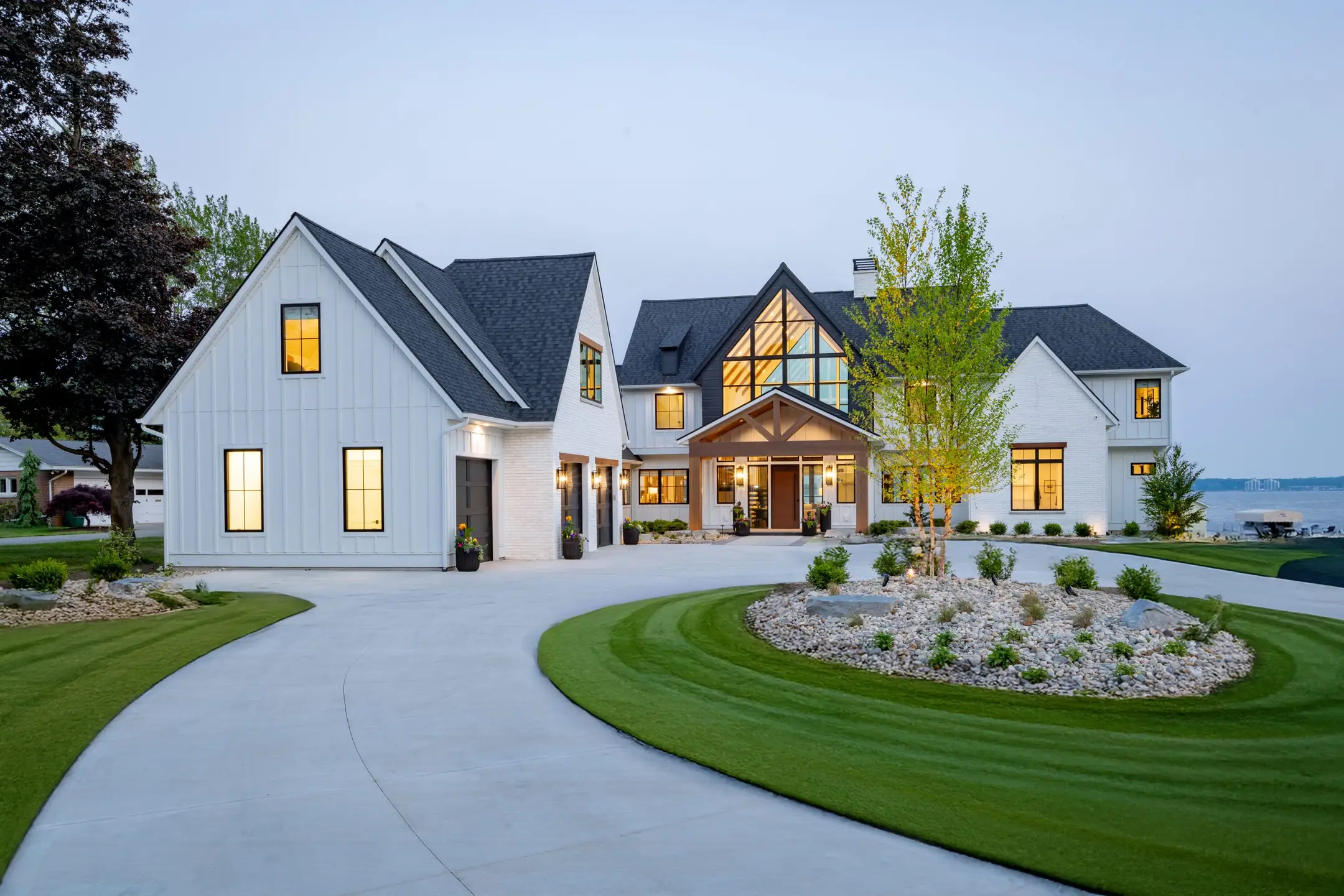 Farmhouse Muskegon Lake Exterior